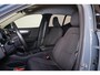Volvo XC40 T2 Momentum Pro - IntelliSafe Assist & Surround - Voorstoelen en stuur verwarmbaar - Parkeensensoren voor & achter - Parkeercamera achter - Full LED verlichting met bochtenverlichting - Trekhaak semi elektr. inklapbaar - Keyless - Elektr. bedienbare achterklep - Getint glas v.a. de B-stijl - 19' LMV - Draadloos telefoon opladen