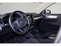 Volvo XC40 T2 Momentum Pro - IntelliSafe Assist & Surround - Voorstoelen en stuur verwarmbaar - Parkeensensoren voor & achter - Parkeercamera achter - Full LED verlichting met bochtenverlichting - Trekhaak semi elektr. inklapbaar - Keyless - Elektr. bedienbare achterklep - Getint glas v.a. de B-stijl - 19' LMV - Draadloos telefoon opladen