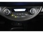 Toyota Yaris 1.5 Hybrid BI-Tone | Stoelverwarming | Cruise Control | Led Verlichting | All season banden |