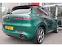 Alfa Romeo Tonale 1.3T PHEV 280PK TRIBUTO ITALIANO | PANORAMISCH SCHUIF / KANTELDAK | ZWART DAK | ZWART LEDEREN BEKLEDING MET RODE ACCENTEN/ GEBORDUURD "TRIBUTO ITALIANO" LOGO OP HOOFD STEUNEN | VOORSTOELEN / STUUR VERWARMD | VOORSTOELEN ELEKTRISCH VERSTELBAAR | DRAADLOOS APPLE CARPLAY / ANDROID AUTO | 360° CAMERA | AUTOMATISCH DIMMENDE BUITENSPIEGELS | 20"INCH LICHTMETALEN VELGEN | ADAPTIVE CRUISE CONTROL | KEYLESS ENTRY / START | ELEKTRISCH BEDIENBARE ACHTERKLEP | DRAADLOZE TELEFOONLADER | AMBIENT LIGHTING | DONKERE HEMELBEKLEDING | SCHAKELFLIPPERS AAN HET STUUR | VERWARMDE RUITENSPROEIERS |