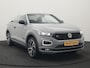 Volkswagen T-Roc Cabrio 1.5 TSI 2 x R-Line 150pk DSG Dealer O.H | Valcona Lederen Sportstoelen | Adaptive Cruise | Trekhaak Afn. | Beats Audio | IQ Drive | 19"L.M | Camera | Stuurverwarming | Keyless | Matrix LED |