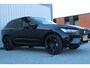Volvo XC60 2.0 T6 Plug-in hybrid AWD Ultra Black Edition | 2 jaar fabrieks garantie | NIEUW! | Massage stoelen | Stoel verwarming voor & achter | Elektrisch verstelbare voor stoelen met geheugen | Stuurverwarming | Bowers & Wilkins | 360° camera | Apple Carplay/Android Auto | Schuif/kanteldak|  Dealer prijs € 88.889,- bij ons €74.950,- |