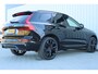 Volvo XC60 2.0 T6 Plug-in hybrid AWD Ultra Black Edition | 2 jaar fabrieks garantie | NIEUW! | Massage stoelen | Stoel verwarming voor & achter | Elektrisch verstelbare voor stoelen met geheugen | Stuurverwarming | Bowers & Wilkins | 360° camera | Apple Carplay/Android Auto | Schuif/kanteldak|  Dealer prijs € 88.889,- bij ons €74.950,- |
