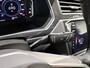 Volkswagen Tiguan 1.5 TSI Life Business 150 PK | Apple Carplay | Achteruitrijcamera | Panoramadak | Trekhaak | Digital Cockpit Pro | Stuurwielverwarming | Navigatie | Stoelverwarming | Ergo-Active Voorstoelen | Massage Functie | LED Verlichting | Keyless |