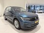 Volkswagen Tiguan 1.5 TSI Life Business 150 PK | Apple Carplay | Achteruitrijcamera | Panoramadak | Trekhaak | Digital Cockpit Pro | Stuurwielverwarming | Navigatie | Stoelverwarming | Ergo-Active Voorstoelen | Massage Functie | LED Verlichting | Keyless |