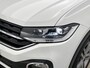 Volkswagen T-Cross 1.0 TSI Comfortline 116 PK | Automaat | R-Line Exterieur | Apple Carplay | Dodehoeksensoren | Stoelverwarming | Parkeersensoren | Adaptive Cruise Control | Digital Cockpit Pro | Navigatie | Rijstrookhulp | DAB Radio | Lichtmetalen Velgen | Getinte Ruiten | Bluetooth | Airco | Verlichting Automatisch |