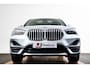 BMW X1 sDrive20i xLine - Trekhaak - Panoramadak - Head up - Cruise control - Sportstoelen - Hifi - Park Assistant - Elektrische achterklep - Armsteun voor - Multifunctioneel stuurwiel - Elektrisch verwarmde voorstoelen -