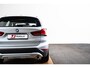 BMW X1 sDrive20i xLine - Trekhaak - Panoramadak - Head up - Cruise control - Sportstoelen - Hifi - Park Assistant - Elektrische achterklep - Armsteun voor - Multifunctioneel stuurwiel - Elektrisch verwarmde voorstoelen -