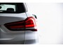 BMW X1 sDrive20i xLine - Trekhaak - Panoramadak - Head up - Cruise control - Sportstoelen - Hifi - Park Assistant - Elektrische achterklep - Armsteun voor - Multifunctioneel stuurwiel - Elektrisch verwarmde voorstoelen -