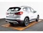 BMW X1 sDrive20i xLine - Trekhaak - Panoramadak - Head up - Cruise control - Sportstoelen - Hifi - Park Assistant - Elektrische achterklep - Armsteun voor - Multifunctioneel stuurwiel - Elektrisch verwarmde voorstoelen -