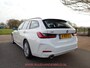 BMW 3-Serie Touring 320e xDrive FACELIFT WIDESCREEN / CARPLAY / TREKHAAK / SPORTLEER