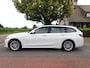 BMW 3-Serie Touring 320e xDrive FACELIFT CURVED-WIDESCREEN / CARPLAY / TREKHAAK / SPORTLEER