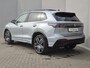 Volkswagen Tiguan 1.5 eHybrid R-Line Business / Fabrieksgarantie tot 12-2027 / Trekhaak / CCS snellader / Head Up Display / Trekgewicht 2000 kg / Glazen schuif- en kanteldak / Voorstoel met massage functie / Stuur- Stoel & Achterbank verwarming / Elektrische achterklep / Achteruitrijcamera /