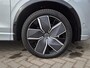 Volkswagen Tiguan 1.5 eHybrid R-Line Business / Fabrieksgarantie tot 12-2027 / Trekhaak / CCS snellader / Head Up Display / Trekgewicht 2000 kg / Glazen schuif- en kanteldak / Voorstoel met massage functie / Stuur- Stoel & Achterbank verwarming / Elektrische achterklep / Achteruitrijcamera /