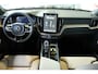 Volvo XC60 2.0 T6 Plug-in hybrid AWD Plus Dark | Elektrisch Schuif/Kantel-Panoramadak | Head-Up Display | 360º Camera | 20" Lichtmetalen Wielen | Harman Kardon Premium Audio |