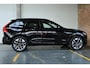 Volvo XC60 2.0 T6 Plug-in hybrid AWD Plus Dark | Elektrisch Schuif/Kantel-Panoramadak | Head-Up Display | 360º Camera | 20" Lichtmetalen Wielen | Harman Kardon Premium Audio |