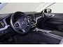 Volvo XC60 B5 Inscription - Panorama/schuifdak - IntelliSafe Assist & Surround - Harman/Kardon audio - Parkeercamera achter - Verwarmde voorstoelen - Parkeersensoren voor & achter - Elektr. bedienb. bestuurdersstoel met geheugen - Head up display - Elektr. inklapbare trekhaak - 20' LMV
