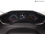 Peugeot 208 1.2 PureTech Active Pack Sport (APPLE CARPLAY,LED,SPORTSTOELEN,CLIMATE,CRUISE,PARKEERSENSOREN,LM- VELGEN,TOPCONDITIE)