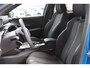 Peugeot e-2008 EV GT 50 kWh | Achterbank in delen neerklapbaar | Achteruitrijcamera | Afwijkende dakkleur