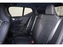 Volvo XC40 B3 Ultra Dark - Panorama/schuifdak - IntelliSafe Assist & Surround - 360º Camera - Harman/Kardon audio - Adaptieve LED koplampen - Verwarmde voorstoelen & stuur - Parkeersensoren voor & achter - Elektr. bedienb. voorstoelen met geheugen links - Draadloze tel. lader - Standkachel - Extra getint glas - 19' LMV
