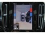 Volvo XC40 B3 Ultra Dark - Panorama/schuifdak - IntelliSafe Assist & Surround - 360º Camera - Harman/Kardon audio - Adaptieve LED koplampen - Verwarmde voorstoelen & stuur - Parkeersensoren voor & achter - Elektr. bedienb. voorstoelen met geheugen links - Draadloze tel. lader - Standkachel - Extra getint glas - 19' LMV