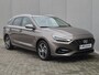 Hyundai i30 Wagon 1.0 T-GDi MHEV Comfort Smart Handgeschakeld / Fabrieksgarantie tot 01-2029 / Dealer onderhouden / Stuur en Stoel verwarming / Achteruitrijcamera / Cruise control / Apple Carplay Android Auto / Climate control /