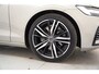 Volvo V60 T8 Twin Engine AWD R-Design Aut [ Trekhaak Half-leder Stoelverwarming Navi ]