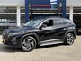 Hyundai Tucson 1.6 T-GDI PHEV Premium Sky 4WD / Automaat / NL-Auto / Vol-Leder / Open-Panodak / Adaptieve Cruise-Control / Stoelverwarming V+A / Stoelverkoeling / Stuurverwarming / Elektr.-Verstelbare Stoelen met Geheugen / Premium Krell-Audio / Elektr.-Achterklep / Apple-Carplay & Android-Auto / Dodehoek-Detectie / Draadloze-Telefoonlader / Keyless / LED / Adaptieve-Koplampen / DAB Radio-Bluetooth / Navi / Flippers / PDC V+A met Rondom-Camerazicht / 19'' LMV / ENZ.