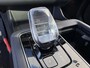 Volvo XC90 2.0 T8 Plug-in hybrid AWD Ultra Dark | Facelift | Luchtvering | Bowers & Wilkins | Stoelmassage, ventilatie en verwarming | 360 Camera | Leder bekleed dashboard | Gelaagde zijruiten | Trekhaak