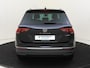 Volkswagen Tiguan 1.4 TSI eHybrid Life | SoH 89% | Trekhaak | Parkeerassistent | Stoel- en stuurwielverwarming | Adaptieve cruise control | Achteruitrijcamera | 3-zone airco | Dodehoek detectie |