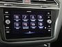 Volkswagen Tiguan 1.4 TSI eHybrid Life | SoH 89% | Trekhaak | Parkeerassistent | Stoel- en stuurwielverwarming | Adaptieve cruise control | Achteruitrijcamera | 3-zone airco | Dodehoek detectie |