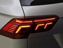 Volkswagen Tiguan 1.4 TSI eHybrid R-Line Business | SoH 100% | Panoramadak | Adaptieve demping | 360 camera | Navigatie | Adaptieve cruise control| Parkeerassistent | Stuur- en stoelverwarming |