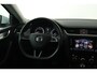 Skoda Octavia Combi 1.5 TSI Greentech Business Edition (STOELVERWARMING, AUTOMAAT, NAVIGATIE, CARPLAY, CRUISE, PARKEERSENSOREN)