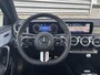 Mercedes-Benz A-klasse 180 Star Edition AMG | Panoramadak | Winter Pakket | Dodehoekassistent | MULTIBEAM LED Koplampen | Donkergetint Glas Achter | Stoelverwarming | Stuurverwarming | Sfeerverlichting | Elektrisch Inklapbare Buitenspiegels | Achteruitrijcamera | Parkeersensoren