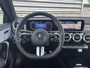 Mercedes-Benz A-klasse 180 Star Edition AMG | Panoramadak | Winter Pakket | Dodehoekassistent | MULTIBEAM LED Koplampen | Donkergetint Glas Achter | Stoelverwarming | Stuurverwarming | Sfeerverlichting | Elektrisch Inklapbare Buitenspiegels | Achteruitrijcamera | Parkeersensoren