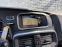 Volvo V40 1.5 T3 Polar+ Sport | Panoramadak | Achteruitrijcamera | Navigatie | Premium Audio | Parkeersensoren | Keyless Entry | Stoelverwarming | Sportstoelen | LED Koplampen