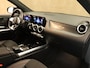Mercedes-Benz GLA 250 e Style - PLUG IN HYBRIDE - NAVIGATIE - 4 SEIZOENENBANDEN - PARKEERSENSOREN VOOR/ ACHTER - CAMERA - CLIMATE CONTROL - VOLLEDIG DIGITAAL DASHBAORD - 19 INCH LICHT METALEN VELGEN - VOORSTOELEN VERWARMD