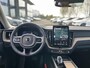 Volvo XC60 T6 Plug-in hybrid AWD Plus Dark | 360 Graden Camera | Trekhaak | Panoramadak | Apple Carplay | Stoel- en Stuurverwarming |
