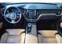 Volvo XC60 T6 Hybride AWD Plus Dark | Geventileerde stoelen | Panoramadak | Trekhaak | Stoel + Stuur Verwarmd | Adaptive Cruise |
