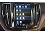 Volvo XC60 T6 Hybride AWD Plus Dark | Geventileerde stoelen | Panoramadak | Trekhaak | Stoel + Stuur Verwarmd | Adaptive Cruise |