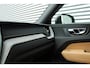 Volvo XC60 T4 Automaat Inscription |Panoramadak| Lichtmetalen velgen 19" | Lederen Bekleding | Voorstoelen Verwarmd | Electronic Climate Controle | Navigatiesysteem Full Map + Hard Disk | Parkeersensor Voor + Achter | Keyless Entry | Elektrisch Bedienbare Achterklep Met Sensorsturing |