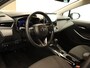 Toyota Corolla 1.8 Hybrid Active - AFNEEMBARE TREKHAAK - TREKGEWICHT 750 KG - NAVIGATIE - CLIMATE CONTROL - 17 INCH LICHT METALEN VELGEN - KEYLESS ENTRY/ START- CAMERA - ADAPTIEVE CRUISE CONTROL - LENDESTEUN VERSTELLING BESTUURDERSSTOEL - PARKEERSENSOREN VOOR/ ACHTER - VOLLEDIG DEALER ONDERHOUDEN