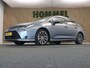 Toyota Corolla 1.8 Hybrid Active - AFNEEMBARE TREKHAAK - TREKGEWICHT 750 KG - NAVIGATIE - CLIMATE CONTROL - 17 INCH LICHT METALEN VELGEN - KEYLESS ENTRY/ START- CAMERA - ADAPTIEVE CRUISE CONTROL - LENDESTEUN VERSTELLING BESTUURDERSSTOEL - PARKEERSENSOREN VOOR/ ACHTER - VOLLEDIG DEALER ONDERHOUDEN