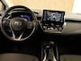 Toyota Corolla 1.8 Hybrid Active - AFNEEMBARE TREKHAAK - TREKGEWICHT 750 KG - NAVIGATIE - CLIMATE CONTROL - 17 INCH LICHT METALEN VELGEN - KEYLESS ENTRY/ START- CAMERA - ADAPTIEVE CRUISE CONTROL - LENDESTEUN VERSTELLING BESTUURDERSSTOEL - PARKEERSENSOREN VOOR/ ACHTER - VOLLEDIG DEALER ONDERHOUDEN