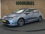Toyota Corolla 1.8 Hybrid Active - AFNEEMBARE TREKHAAK - TREKGEWICHT 750 KG - NAVIGATIE - CLIMATE CONTROL - 17 INCH LICHT METALEN VELGEN - KEYLESS ENTRY/ START- CAMERA - ADAPTIEVE CRUISE CONTROL - LENDESTEUN VERSTELLING BESTUURDERSSTOEL - PARKEERSENSOREN VOOR/ ACHTER - VOLLEDIG DEALER ONDERHOUDEN