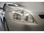 Toyota Auris 1.6-16V Sol Aut. [ Trekhaak Navi Parkeersensoren Leder ]
