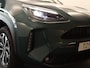 Toyota Yaris Cross 1.5 Hybrid 130 Dynamic - DIRECT NIEUW UIT VOORRAAD LEVERBAAR - NAVIGATIE - PARKEERSENSOREN VOOR/ ACHTER - VOORSTOELEN VERWARMD - STUUR VERWARMD - DODEHOEK DETECTIE - KEYLESS ENTRY/ START - CLIMATE CONTROL - APPLE CARPLAY/ ANDROID AUTO