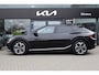 Kia EV6 Light Edition 58 kWh | Trekhaak | Stuur + Stoelverwarming | Navigatie | Camera | Tot 10Jr. Kia-garantie |