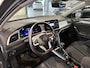 Volkswagen T-Roc 1.0 TSI 110 pk Life Business | Navi | Clima | LED | Stoelverwarming | 4 seiz. banden | Privacy glass