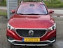 MG MG ZS EV Luxury 45 kWh | 143pk | Panoramadak | Elektrisch Verstelbare Stoelen | Dodehoeksensoren | SOH 93.6%